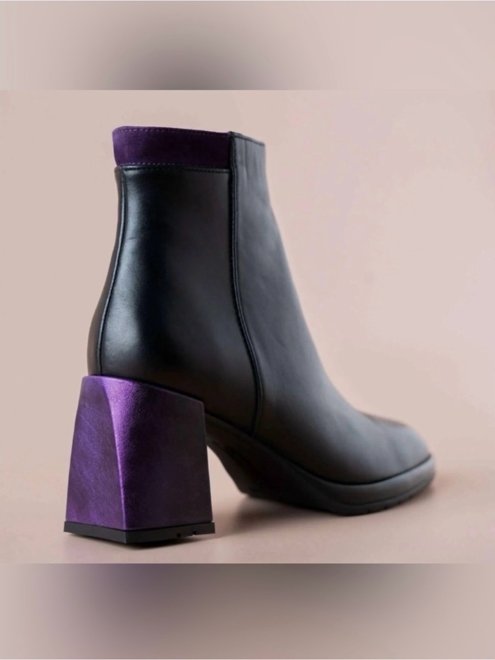 NEW Softwaves Morena Black and Ombre Purple
Leather Ankle Boot, Size 38/US
7.5